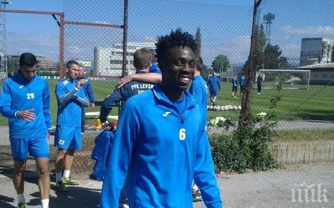 Бавон Чибуабуа най-сетне тренира с Левски на Герена