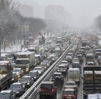 Рекорд! Хиляди коли се задръстиха близо до Москва