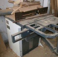 Подпалвач драсна клечката на дърводелски цех