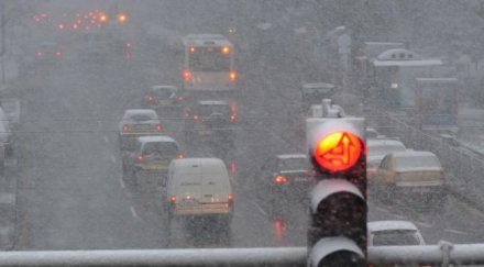 закъсали камиони задръстиха изхода столицата