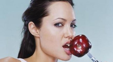 шок анджелина джоли спира киното