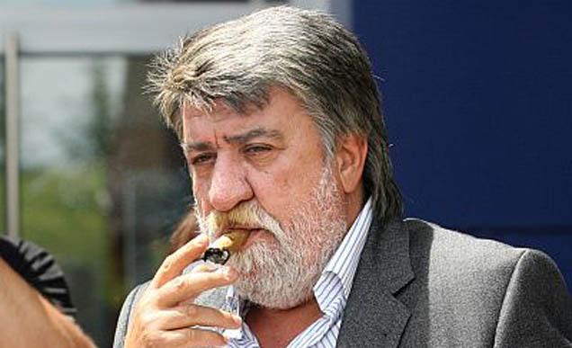 Реформата на Вежди е като пиеса за вибратора