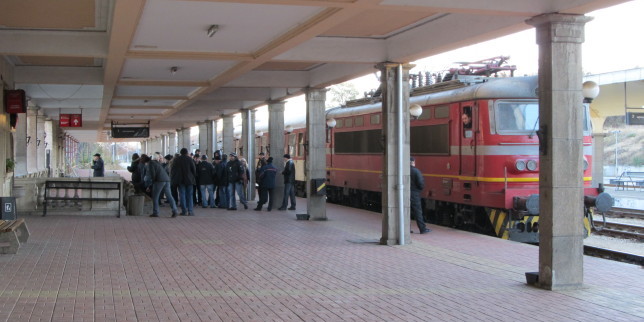 Пътниците от Перник и Пловдив скочиха срещу БДЖ