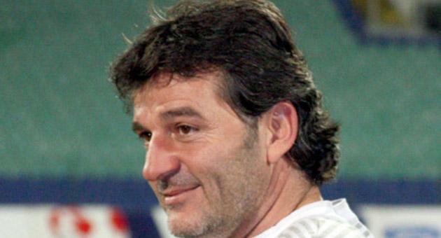 Емил Костадинов: В ЦСКА цари хаос!