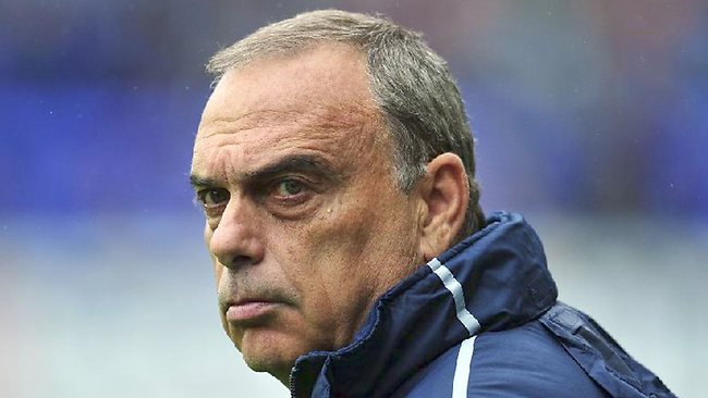 Роман Абрамович връща Аврам Грант в Челси