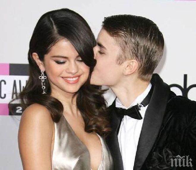 Джъстин е влюбен до уши, не се отделя от Селена