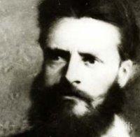 Ликовете на Левски и Ботев светнаха на фасада на къща