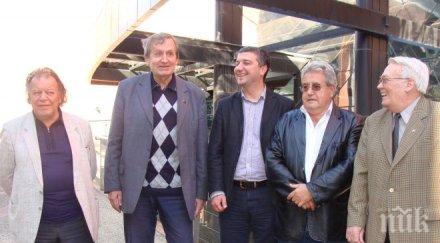 стойнев политиците прехода хранеха вражди загубихме ценно време