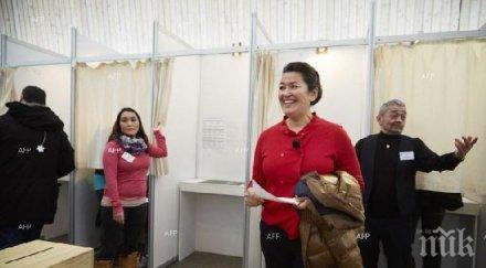 премиерът гренландия иска временно оттегли поста