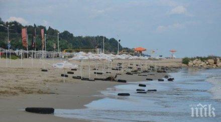 шок морето изхвърли огромен брой гуми плажа варна