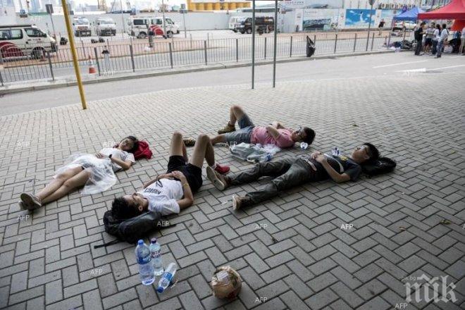 Демонстрантите в Хонконг останаха по улиците на града