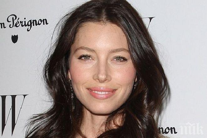 Джесика Бийл е бременна? (снимки)