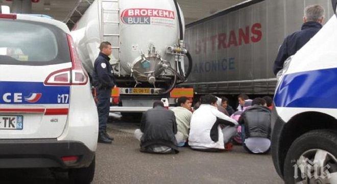 The Guardian: Всеки ден загиват осем емигранти