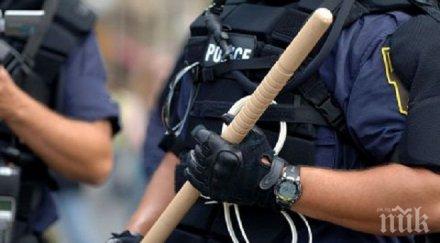 полицията черна гора използва спрей вместо палки