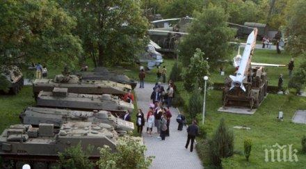 националният военноисторически музей откри изложба париж