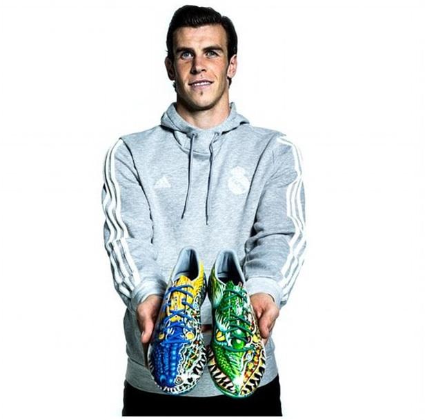 Гарет Бейл с екстравагантни обувки срещу Лудогорец