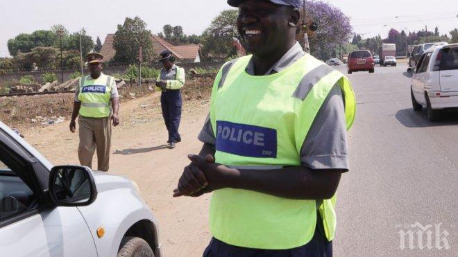 Властите искат от полицаите в Зимбабве да са по-усмихнати, за да не гонят туристите