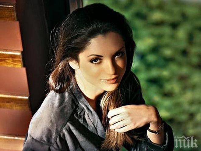 Драма! Детството на Ели Гигова - пълен ад, учениците я тормозели заради баща й!