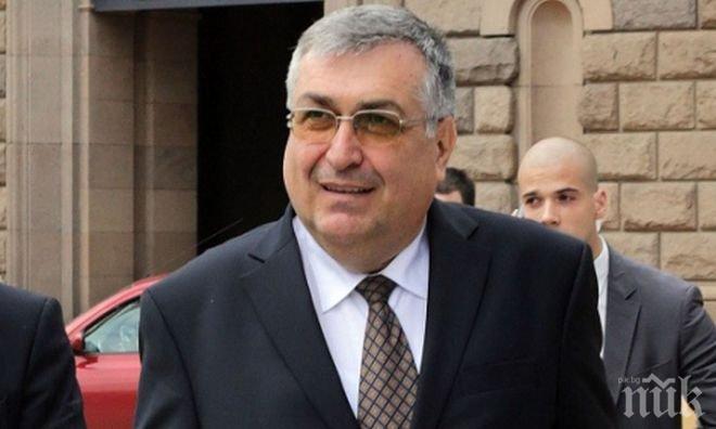 Георги Близнашки гласува, призова всички да си пожелаят изборите да приключат добре 
