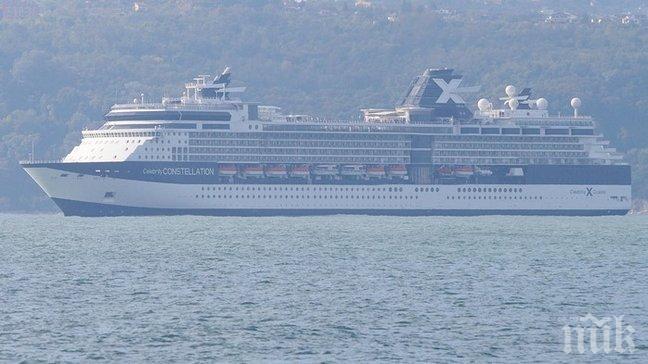 Кораб гигант акостира във Варна