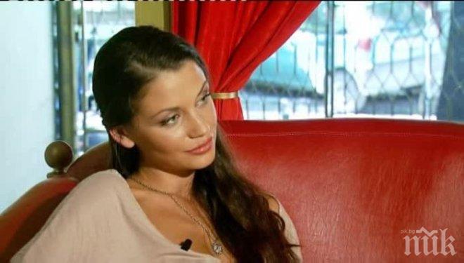 Диляна Попова разходи бебето в количка за 5 бона (снимка)