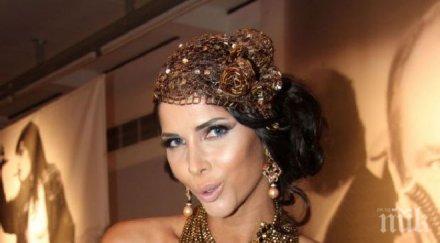 съблазнителна микаела шефер лъсна портмоне горещи снимки