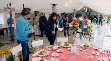 сватбено изложение бъдещи младоженци балчик снимки