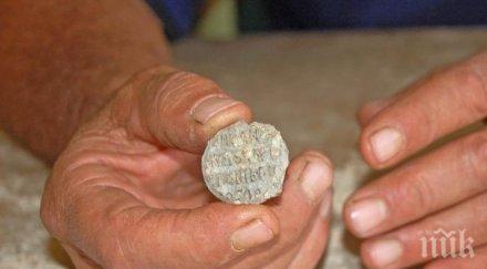 откриха рядък медальон разкопки харманли снимка