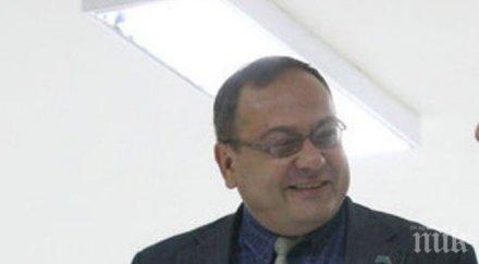 освободен висшият чиновник външно министерство отговарял изискванията