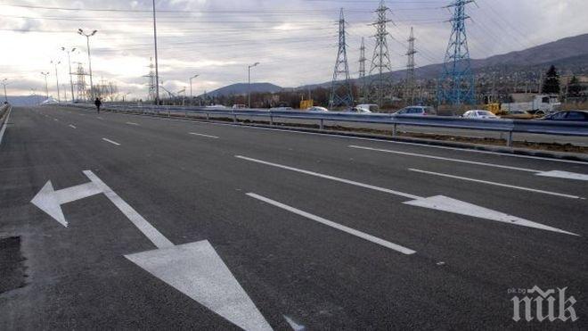 Захариева иска тол система за пътищата ни