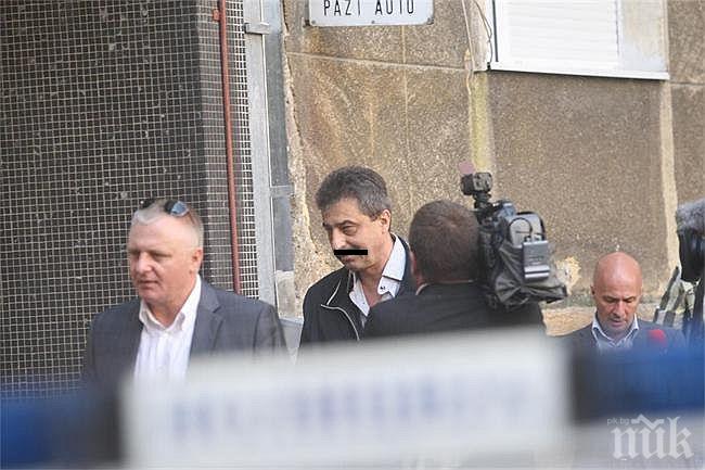 СУПЕРИЗНЕНАДА в ПИК! Цветан Василев си обръснал мустаците! Жена му проф. Василева му се карала люто, защото прахосвал семейните пари