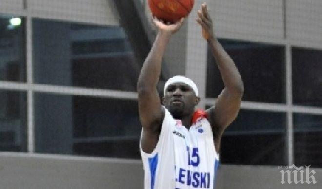 Лидерът на Левски Брендън Хийт на линия за мача с Мега Визура

