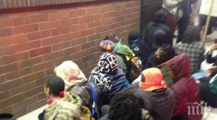 полицията сащ задържа протестиращи убийството чернокож младеж