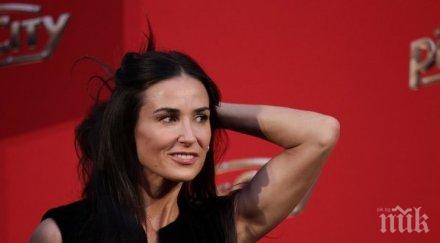 деми мур държи децата далеч пластичната хирургия