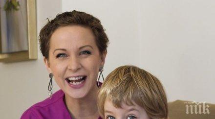 нана скандализира синът глуповат