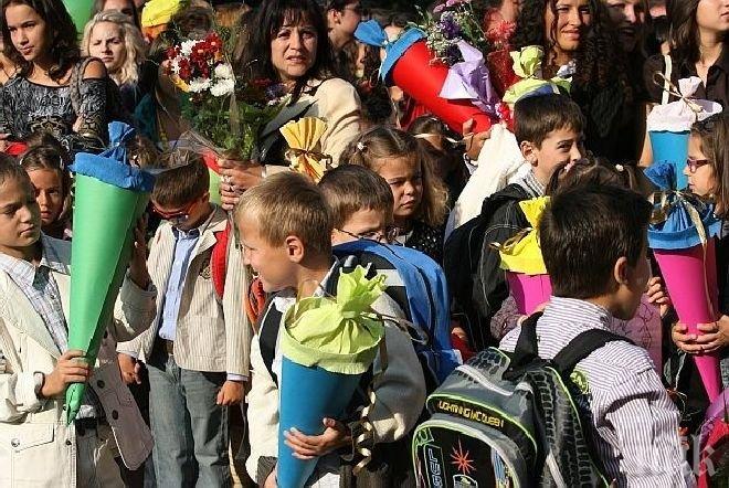 Доспатско село посрещна рекорден брой първолаци