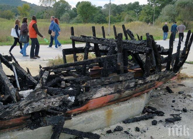 Корабче – бивше заведение, бе опожарено на плажа във Варна