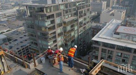 падане високо заради необезопасени обекти основният риск строителите