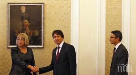 повече три часа герб търсят начин стиковат властта