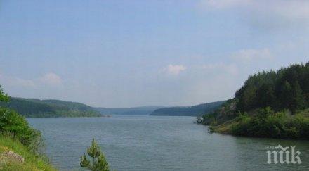 ясно ремонтират язовир студена