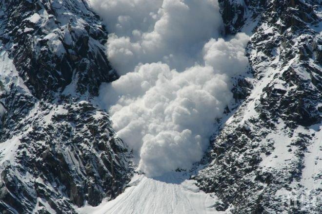 Голяма лавина уби четирима в Хималаите