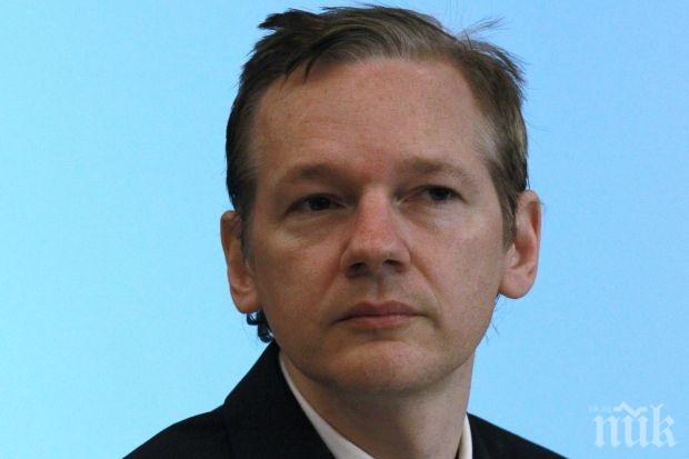 Създателят на Уикилийкс става моделиер