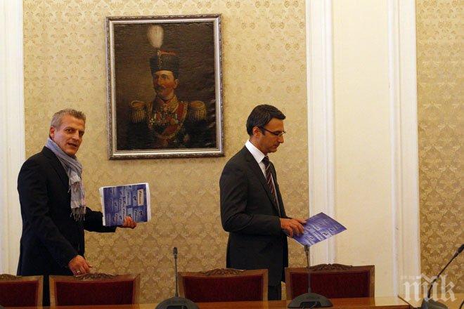 Преговорите между ГЕРБ и Реформаторите продължават над 4 часа, не им се вижда краят