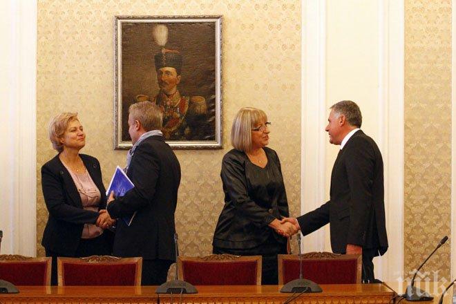 Повече от два часа продължават преговорите между ГЕРБ и реформаторите