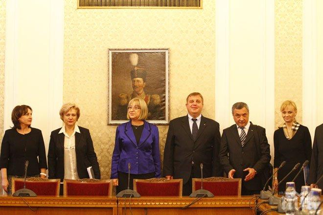 Лидерите на Патриотичния фронт изненадващо се появиха на преговорите с ГЕРБ (снимки)