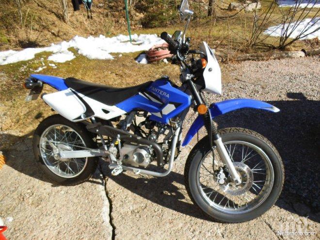 Автобус удари 88-годишен с мотор 