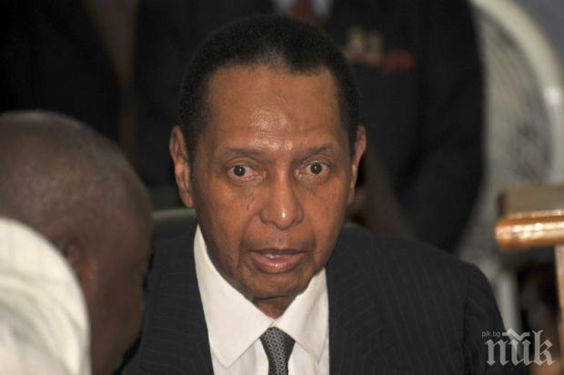 Протести и сълзотворен газ и в Хаити