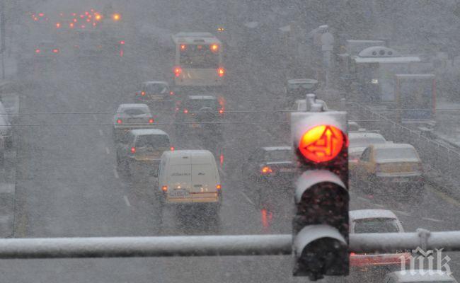 София готова за първия сняг. 230 машини ще чистят столицата