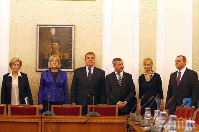 ГЕРБ и Патриотичният фронт бистрят евентуално общо правителство вече 4 часа