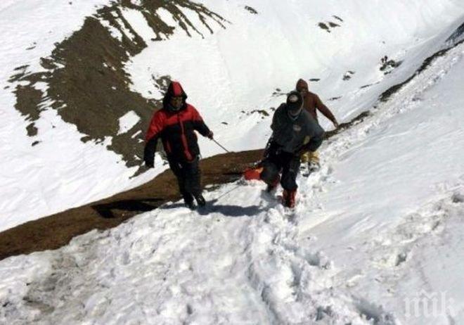 Откриха още 12 тела на загинали във виелицата в Непал